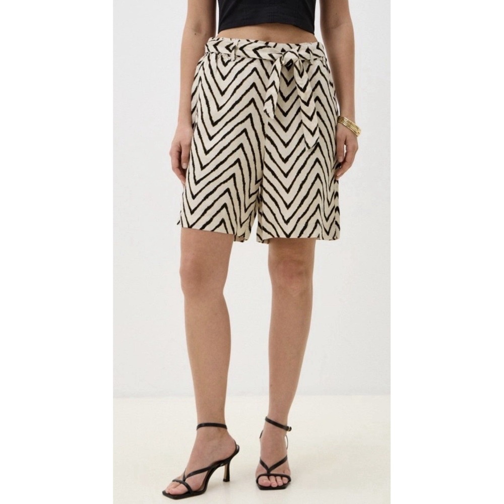 Tom Tailor Women Bermuda Linen Blend Paper bag Shorts Chevron Ivory Black 6 EU38